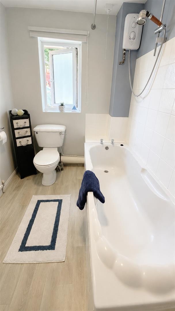 4 bed property in Sedlescombe Gardens, St. Leonards-On-Sea